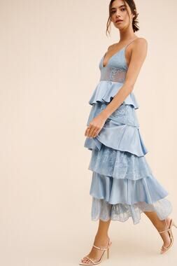WeWoreWhat Tiered Lace Midi Dress in Storm Blue, VGUC, Size US 4